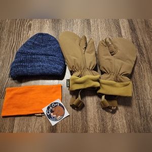 💥Sale!💥 NWOT 3pc Hunters Cozy Dream Hat and Mittens Bundle